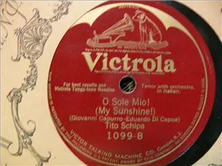 small_victrola 1099 b.webp